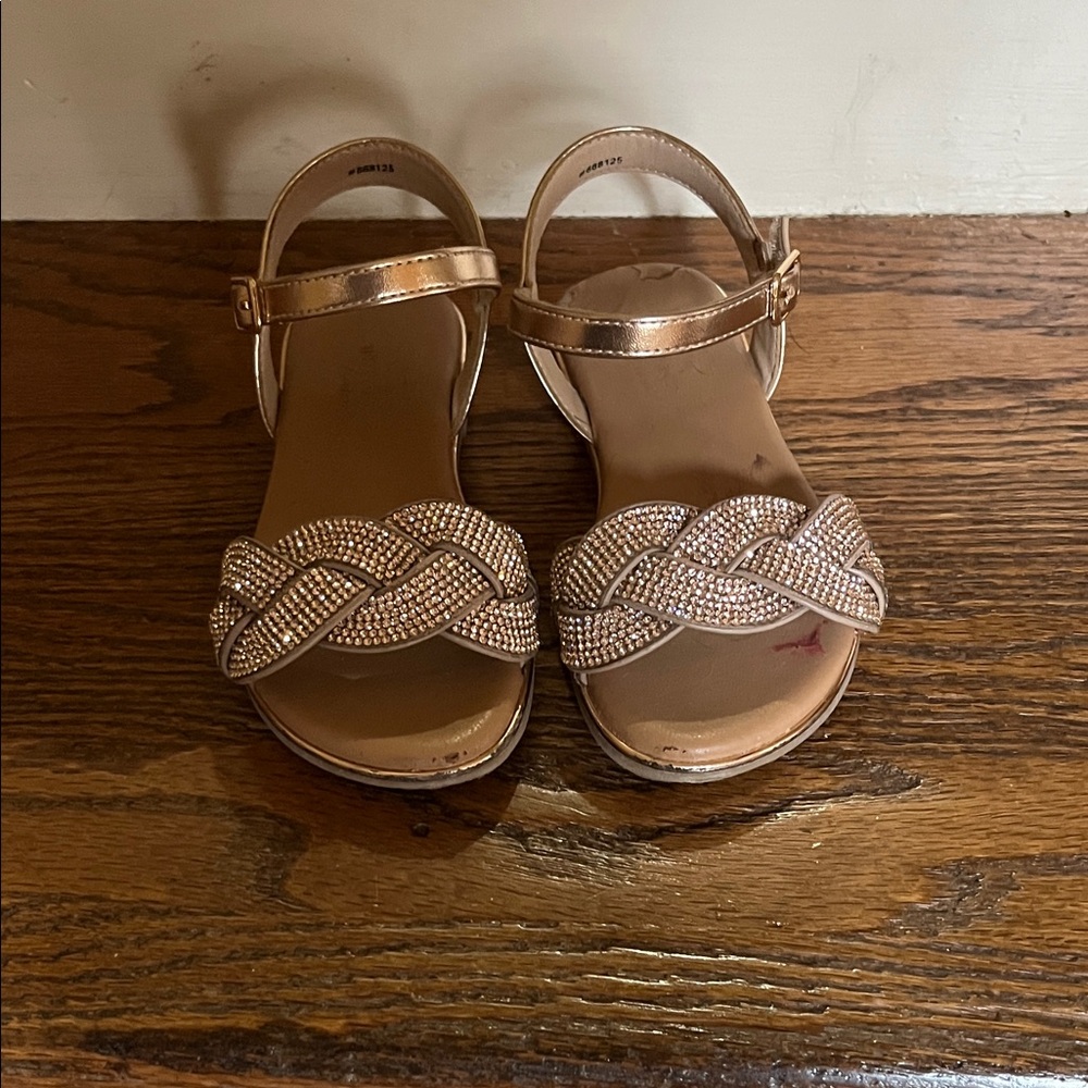 Elegant Gold little Girls Sandals